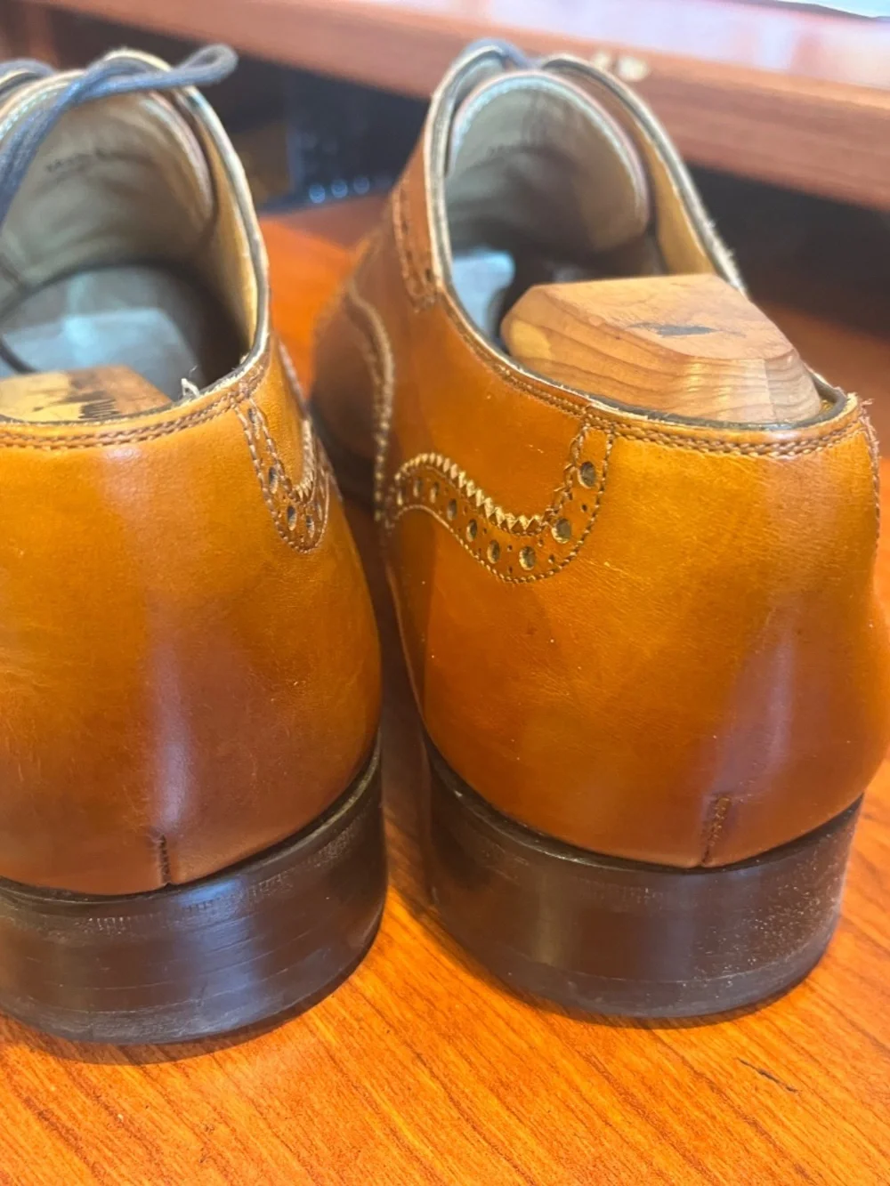 Tan Magnannl cap toe size 9M